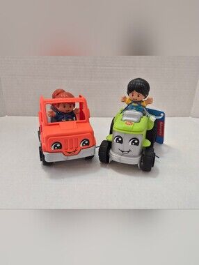 Fisher Price Little People Set Tractor W/girl And Tow Truck W/girl